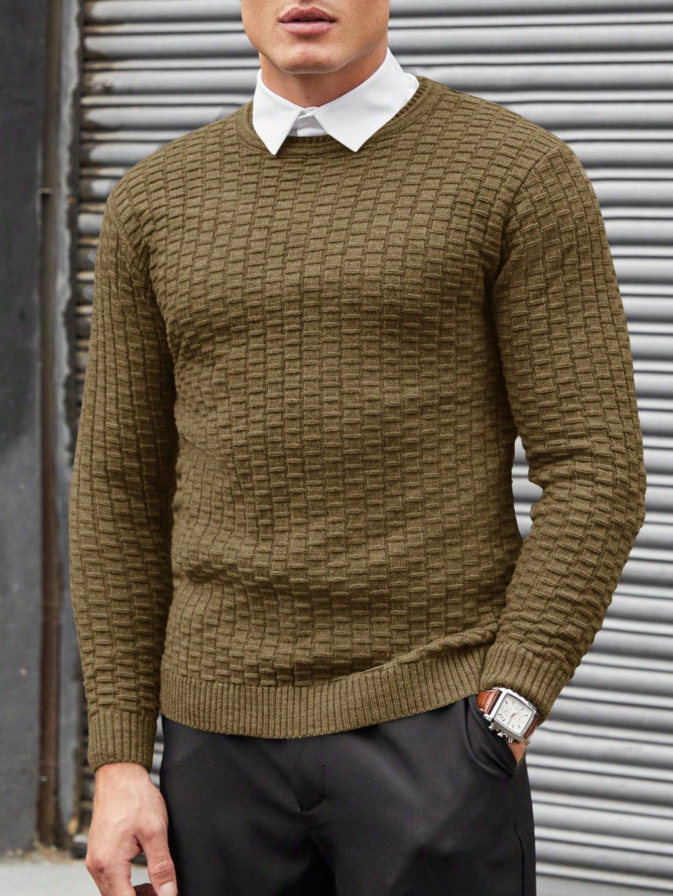 Herren-Army Green-Pullover-mit-strukturiertem-Muster-eleganter-Stil-vintage-inspiriert