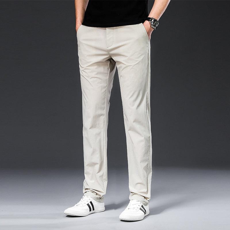 Herren-weite-hoch-taillierte-hose-mit-vintage-look-und-eleganter-faltennaht