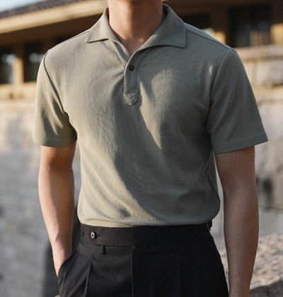 Herren-sorrento-polo-shirt-in-olivgrün-mit-leichtem-stoff-für-sommer