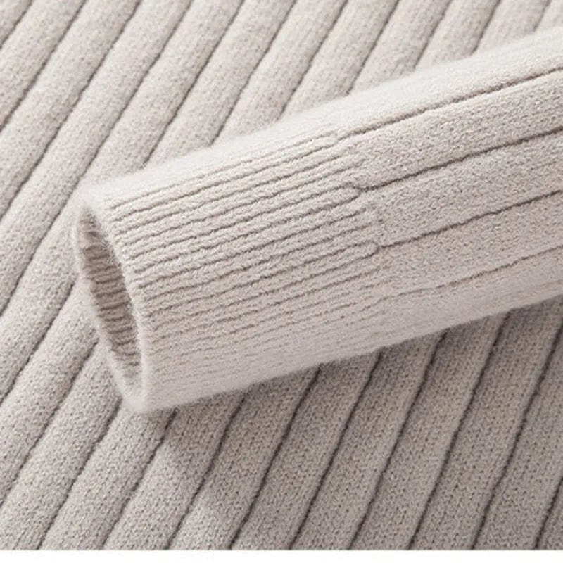 Eleganter Kaschmir Pullover für Herren mit Halbzipper für kaltes Wetter und vielseitige Styles.