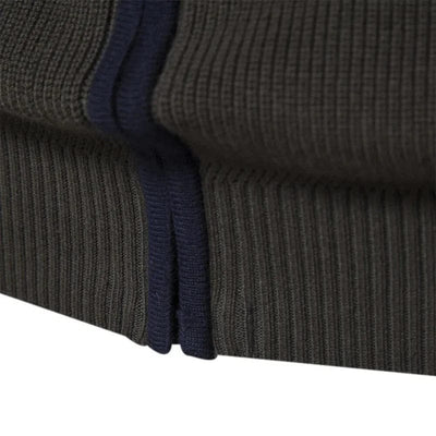 Moderner Strick-Cardigan für Herren mit Reißverschluss und weichem Material.