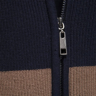 Moderner Strick-Cardigan für Herren mit Reißverschluss und weichem Material.