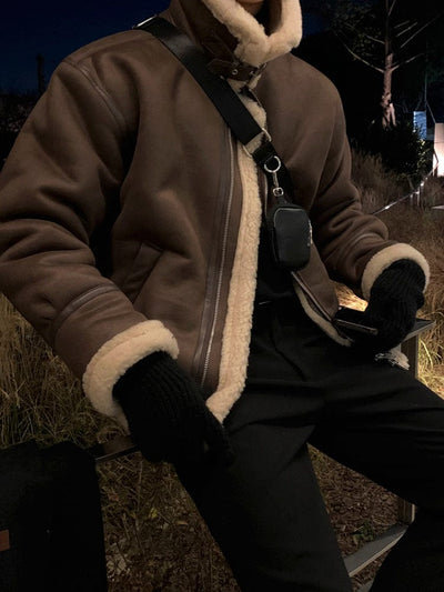 stilvolle-warme-winterjacke-fuer-maenner-mit-stehkragen