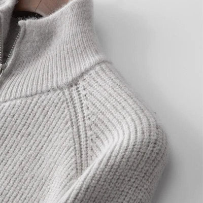 Eleganter Kaschmirpullover für Herren mit Reißverschluss, stilvoll und bequem.