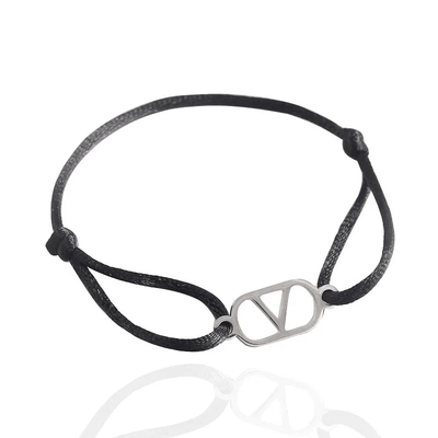 Elegantes V Armband mit verstellbarem Design