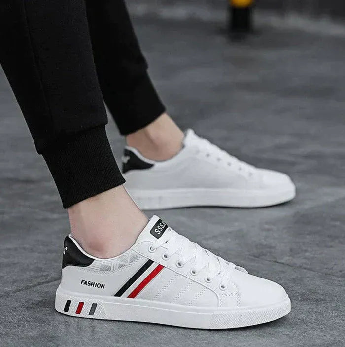 Comfortable Cushioned-Sole Trainers Men with Stripe Accents