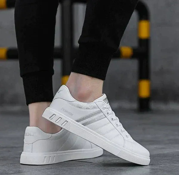 Comfortable Cushioned-Sole Trainers Men with Stripe Accents