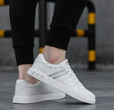 Comfortable Cushioned-Sole Trainers Men with Stripe Accents